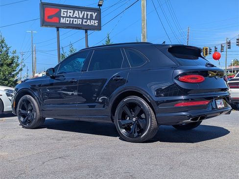 Used 2021 Bentley Bentayga V8 image 3