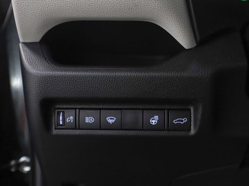 Used 2022 Toyota RAV4 XLE Premium image 25