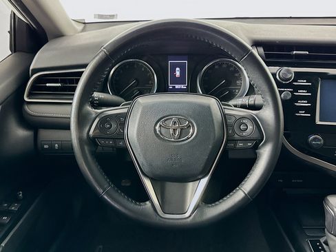 Used 2020 Toyota Camry SE FWD image 17