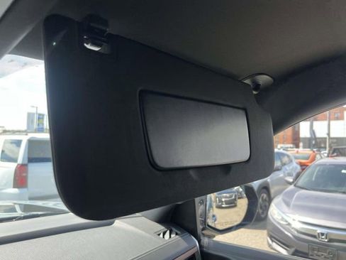 Used 2025 GMC Yukon XL Denali image 35