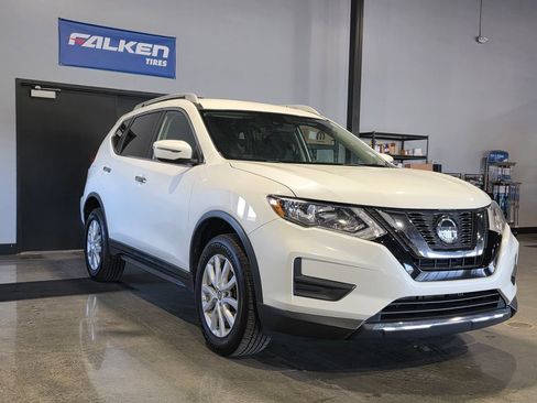 Used 2020 Nissan Rogue SV AWD/4WD image 3