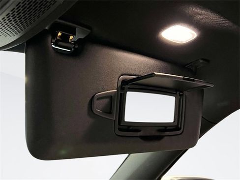 Certified 2025 Mercedes-Benz GLB 250 4MATIC image 31