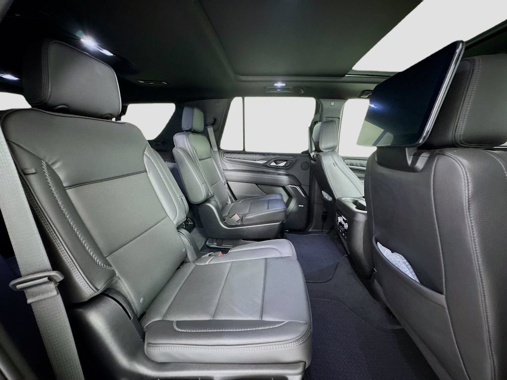 Used 2023 GMC Yukon Denali w/ Advanced Technology Package AWD/4WD image 31