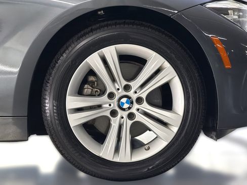 Used 2018 BMW 330i Sedan w/ Premium Package RWD image 11