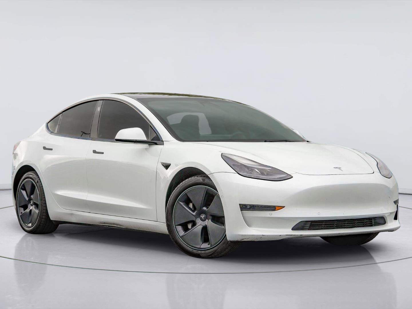 Used 2021 Tesla Model 3 Standard Range Plus RWD image 1