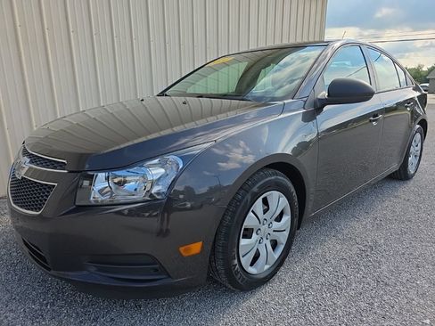 Used 2014 Chevrolet Cruze LS FWD image 11