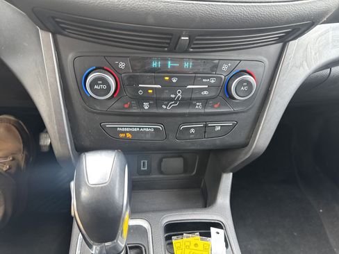 Used 2018 Ford Escape SEL image 25