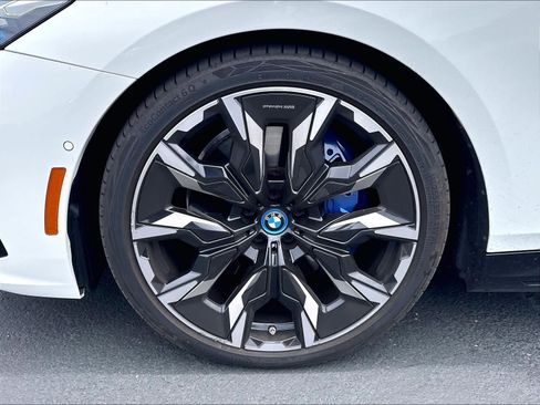 Used 2024 BMW i5 M60 w/ Premium Package AWD/4WD image 32