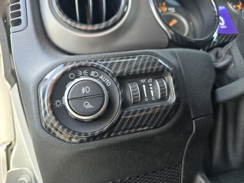 Used 2020 Jeep Gladiator Sport w/ Quick Order Package 24S image 16