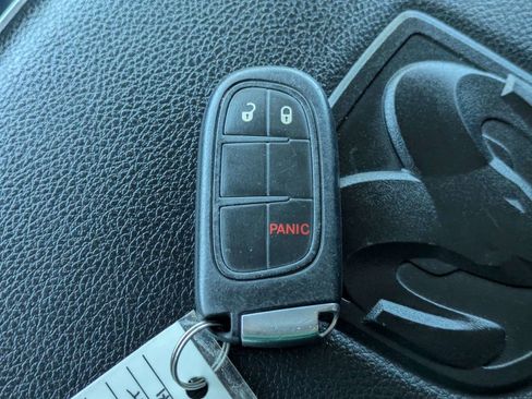 Used 2017 RAM 1500 Laramie w/ Convenience Group AWD/4WD image 34