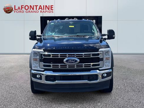 Used 2025 Ford F550 4x4 Regular Cab Super Duty w/ XL Chrome Package image 2
