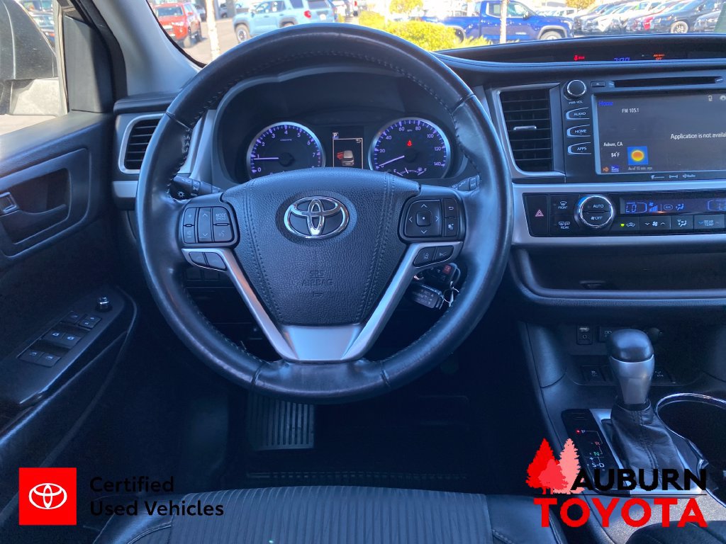 Used 2018 Toyota Highlander Plus AWD/4WD image 14