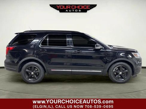 Used 2018 Ford Explorer XLT w/ Equipment Group 202A image 6