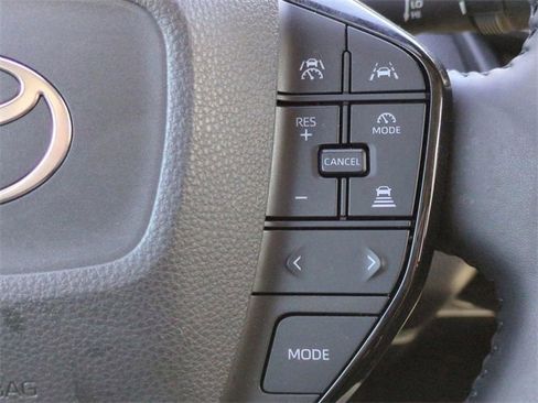 Used 2023 Toyota Prius XLE image 24