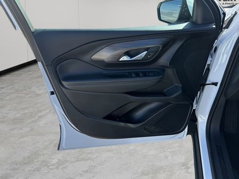 Certified 2024 GMC Terrain SLE image 25