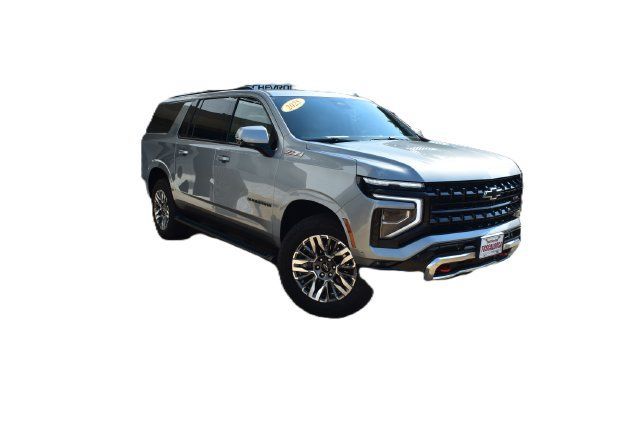 Used 2025 Chevrolet Suburban Z71 w/ Comfort Package AWD/4WD image 2