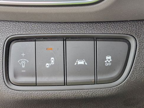 Used 2019 Hyundai Santa Fe SE FWD image 11