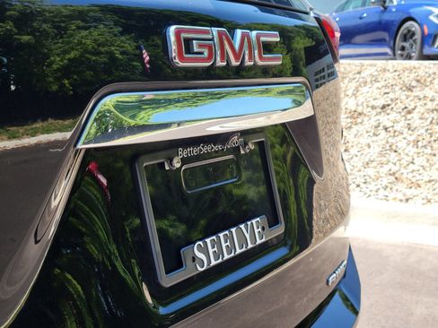 Used 2023 GMC Terrain SLT w/ LPO, Floor Liner Package AWD/4WD image 36