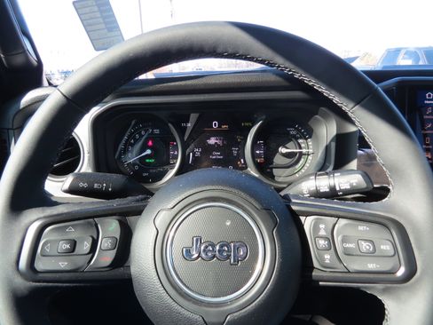 Used 2025 Jeep Wrangler Unlimited Sport S 4xe w/ Convenience Group AWD/4WD image 20