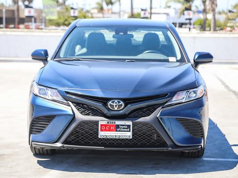 Used 2020 Toyota Camry SE w/ Carpet Mat Package FWD image 3