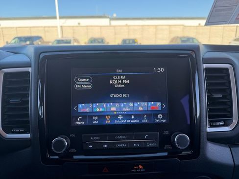 Used 2023 Nissan Frontier SV w/ Technology Package image 16