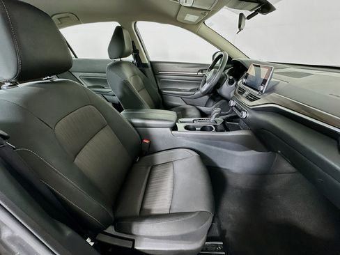 Used 2024 Nissan Altima 2.5 SV image 29