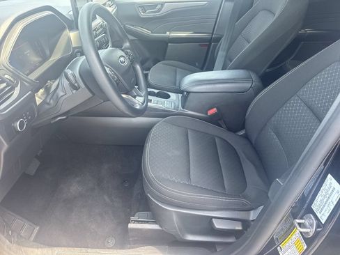 Used 2025 Ford Escape Active AWD/4WD image 9
