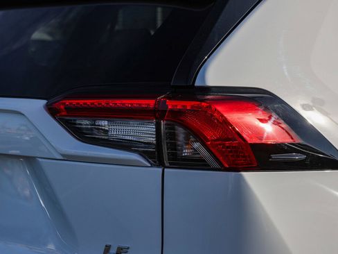 Certified 2025 Toyota RAV4 LE image 25