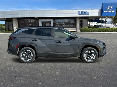 New 2026 Hyundai Tucson SEL image 8