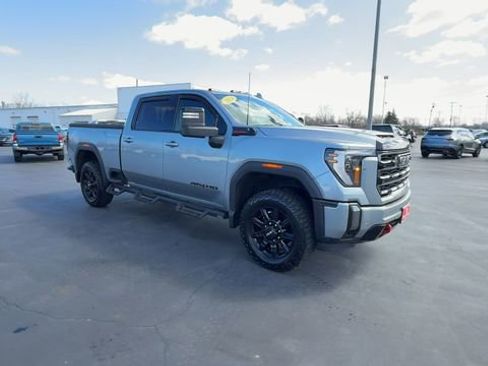 Used 2024 GMC Sierra 2500 AT4 w/ AT4 Preferred Package AWD/4WD image 2