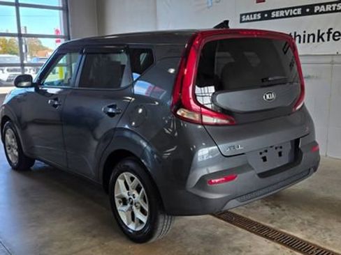 Used 2021 Kia Soul S image 3