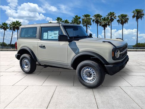New 2025 Ford Bronco 2-Door image 2