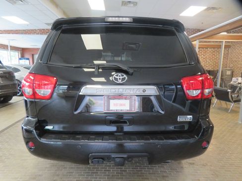Used 2014 Toyota Sequoia Platinum AWD/4WD image 5