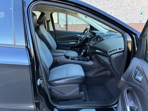 Used 2018 Ford Escape SE w/ SE Sport Appearance Package AWD/4WD image 15