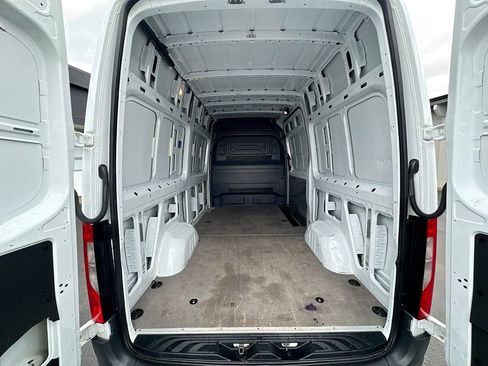 Used 2023 Mercedes-Benz Sprinter 144 Cargo image 13