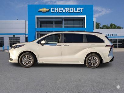 Used 2025 Toyota Sienna XLE w/ XLE Plus Package