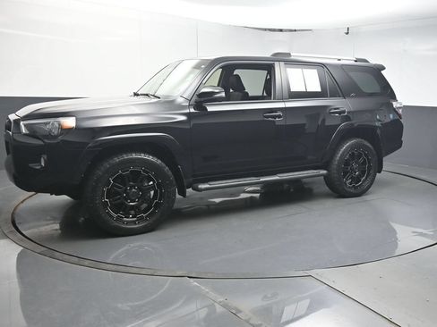 Used 2019 Toyota 4Runner SR5 Premium AWD/4WD image 4