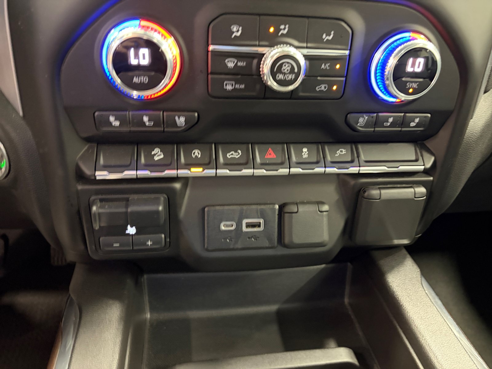 Used 2021 GMC Sierra 1500 SLT w/ SLT Premium Package AWD/4WD image 31