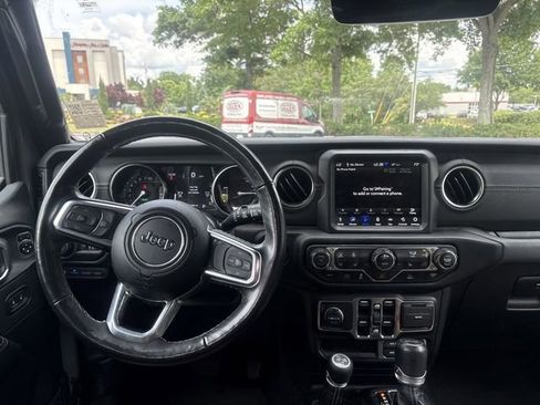 Used 2022 Jeep Wrangler Unlimited Sahara w/ Cold Weather Group AWD/4WD image 9