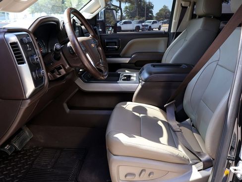Used 2019 Chevrolet Silverado 3500 LTZ w/ Duramax Plus Package AWD/4WD image 18