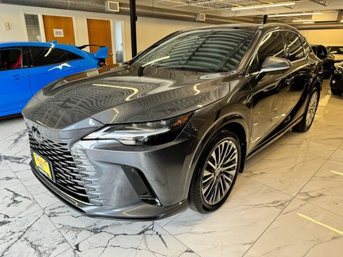 Used 2024 Lexus RX 350 FWD w/ Convenience Package image 3