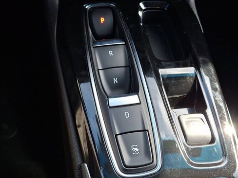 Used 2023 Chevrolet Bolt LT w/ Infotainment Package image 14