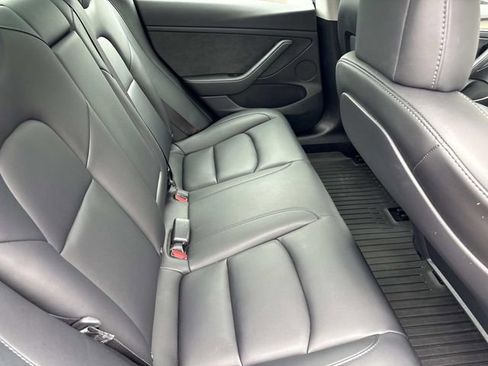 Used 2022 Tesla Model 3 image 19