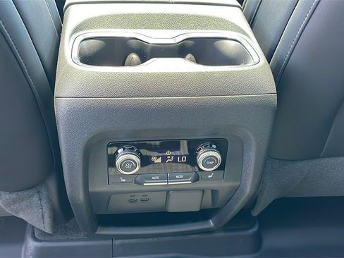 New 2025 GMC Acadia AT4 w/ Luxury Package image 17