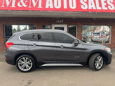 Used 2017 BMW X1 xDrive28i AWD/4WD image 2