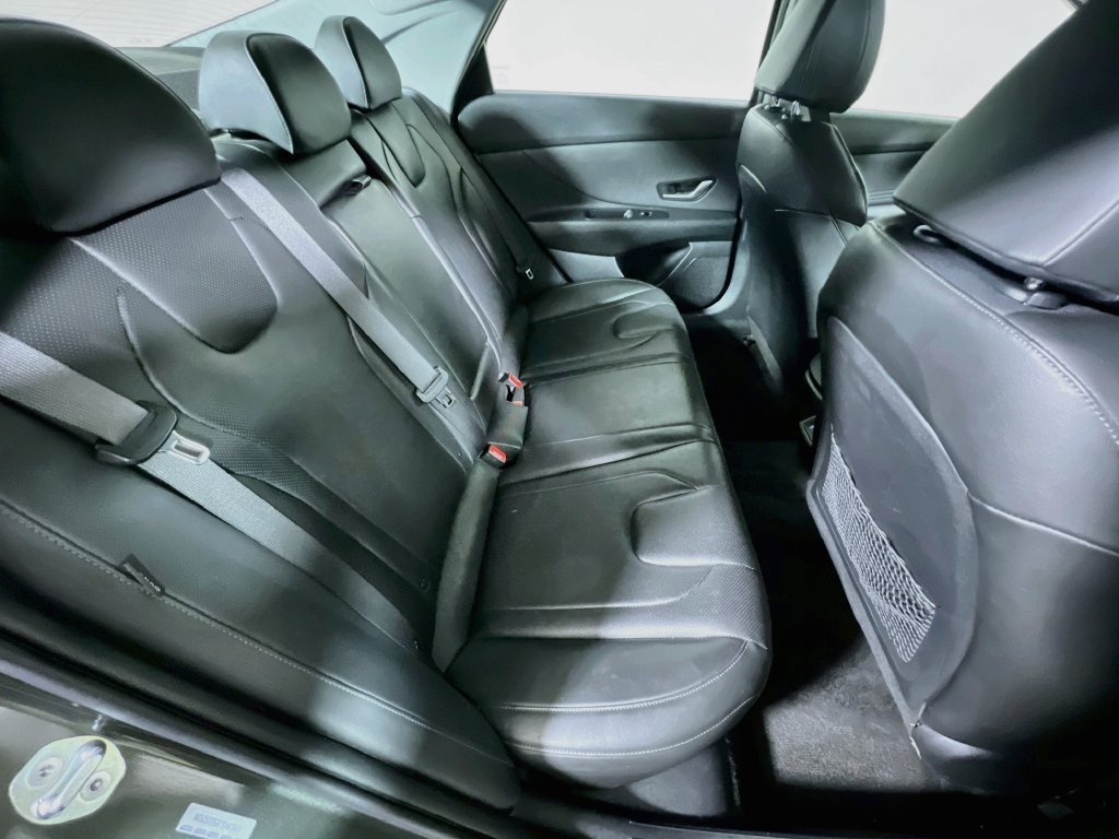 Used 2025 Hyundai Elantra Limited FWD image 24
