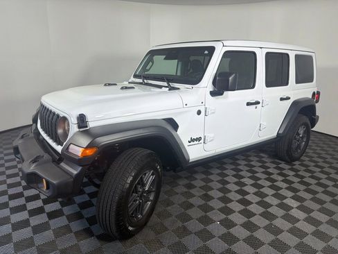 Used 2025 Jeep Wrangler Unlimited Sport AWD/4WD image 10