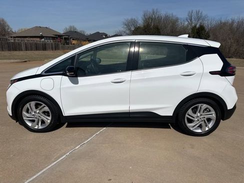 Used 2023 Chevrolet Bolt LT image 2