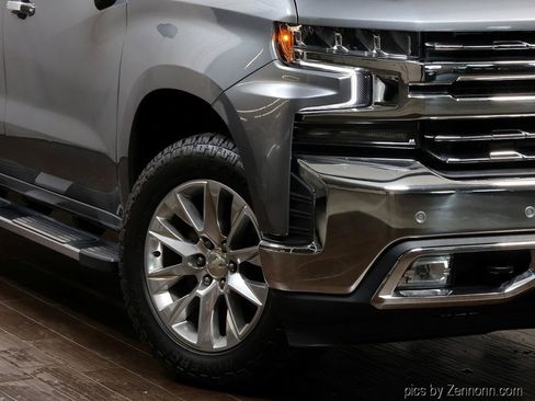 Used 2020 Chevrolet Silverado 1500 LTZ w/ LTZ Convenience Package AWD/4WD image 3
