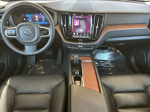 Certified 2023 Volvo XC60 B5 Plus w/ Climate Package FWD image 15